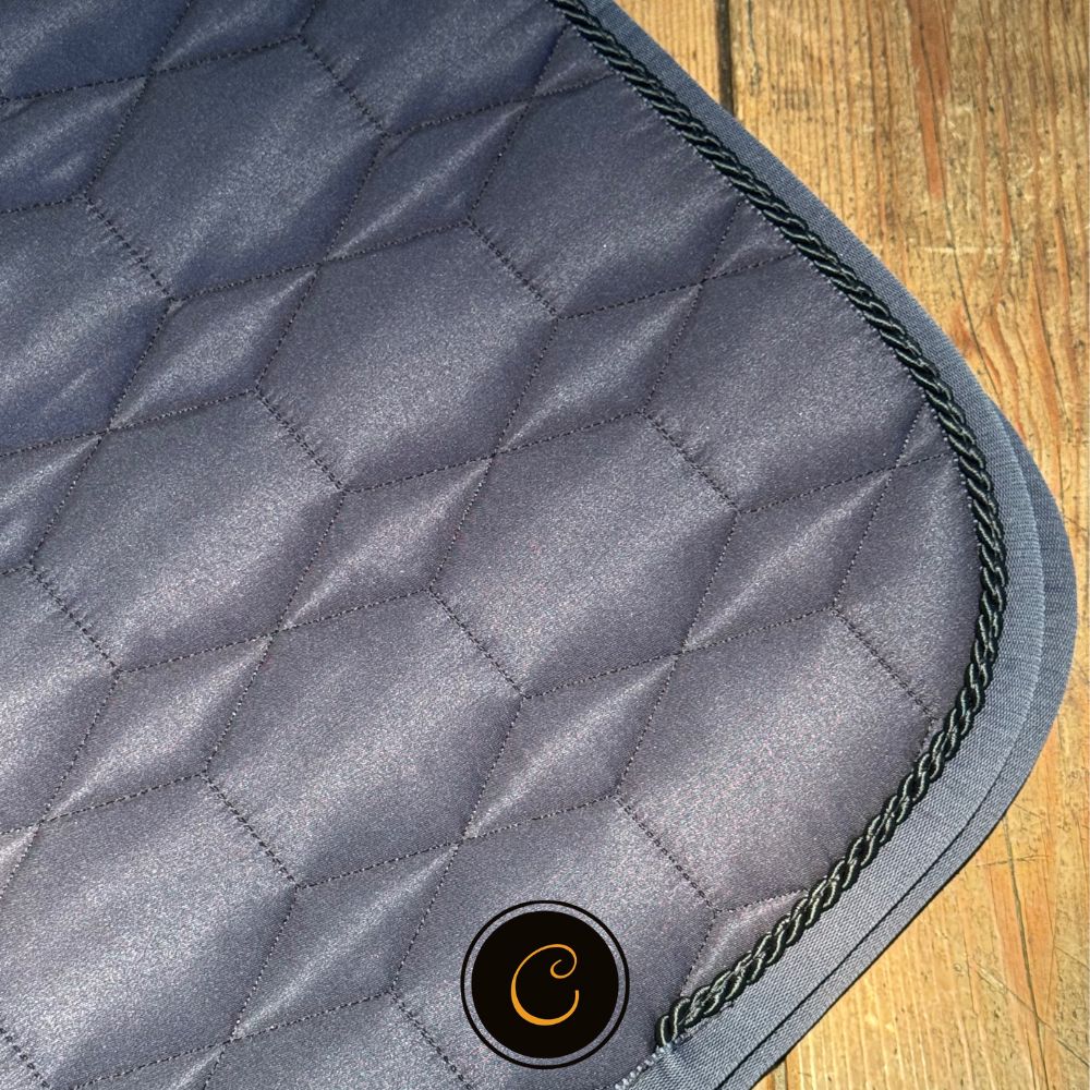 mattes dekje sheen gravite mattes dressuur dekje sheen nick schapenbont op de onderkant